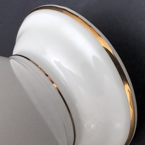 Vintage Majestic Contemporary Fine China Vase By Noritake . - Picture 3 of 10